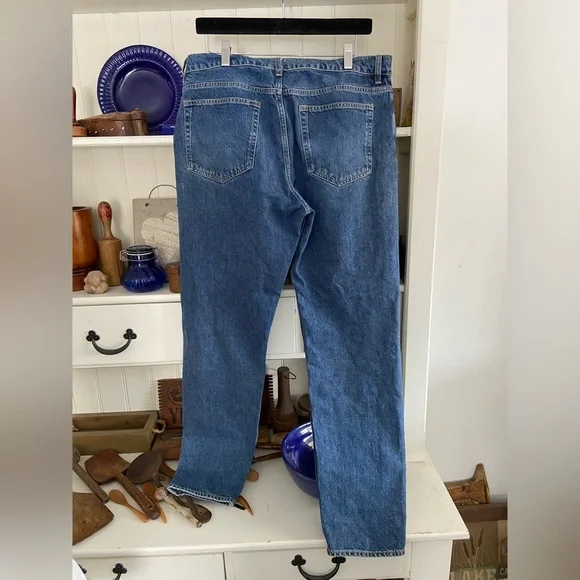 COS - Picture 2 of 3